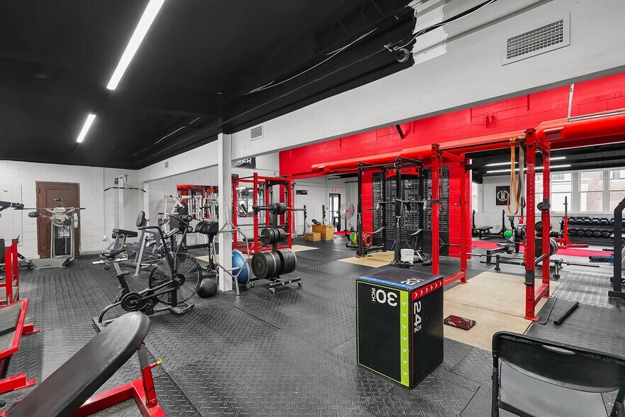 More Photos Of 10843 Foundation Rd, Croton Showroom For Lease