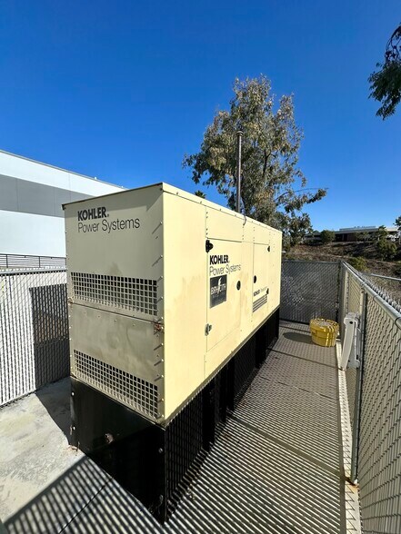 More Photos Of 9955 Mesa Rim Rd, San Diego Light Manufacturing For Lease