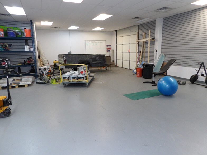 More Photos Of 1455-1463 W Center St, Orem Showroom For Lease