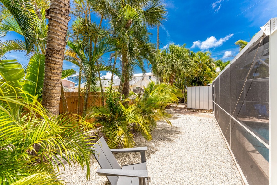 More Photos Of 1130 Gulf Blvd, Englewood Apartments For Sale