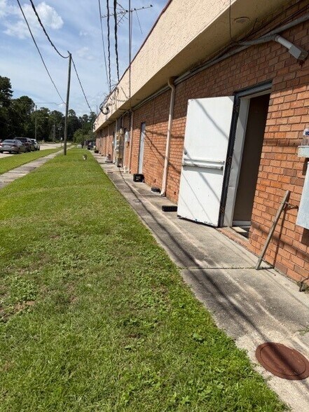 More Photos Of 1071 Robert Blvd, Slidell General Retail For Lease