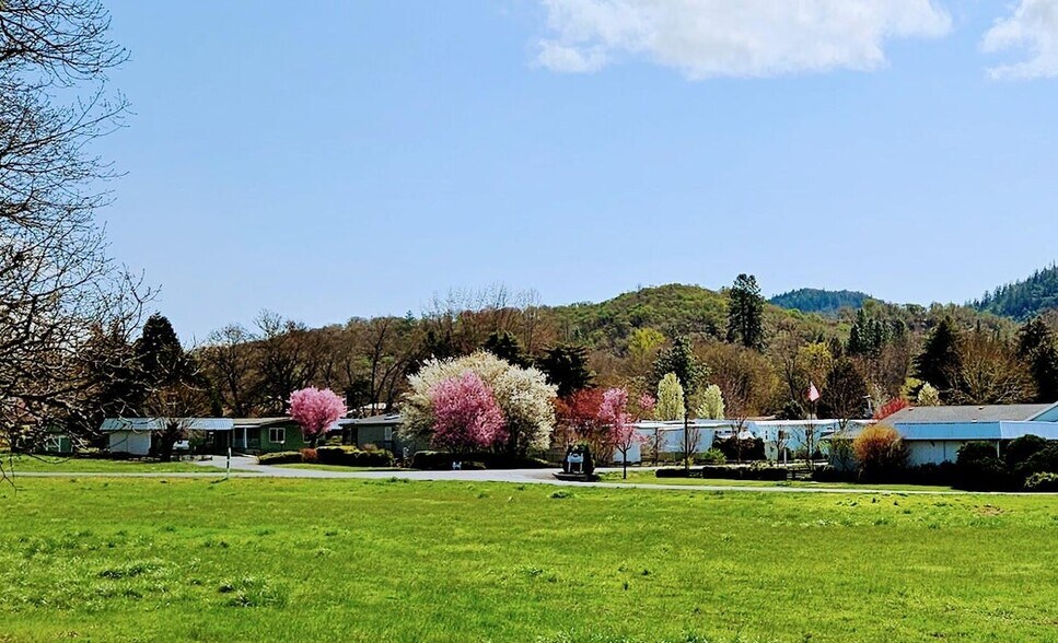 More Photos Of 6901 Old Stage Rd, Central Point Manufactured Housing Mobile Home Park For Sale