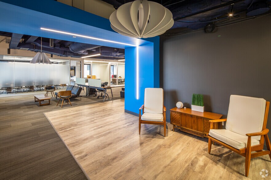 More Photos Of 200 N Broadway, Saint Louis Office For Lease