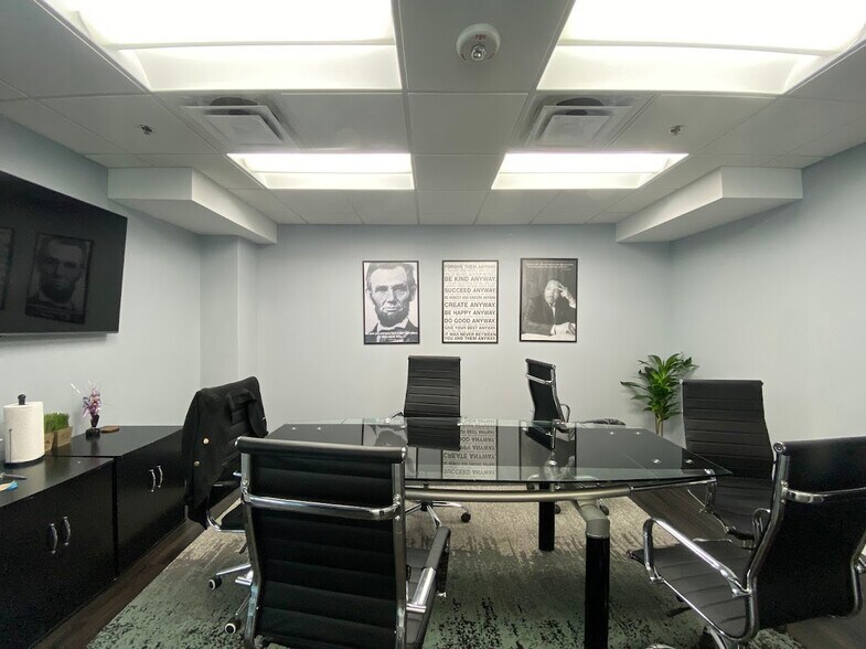 More Photos Of 14 NE 1st Ave, Miami Office For Sale