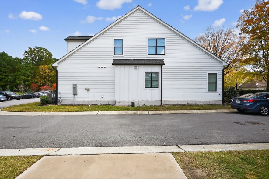 More Photos Of 6104-6120 Fox Rd, Raleigh Apartments For Sale