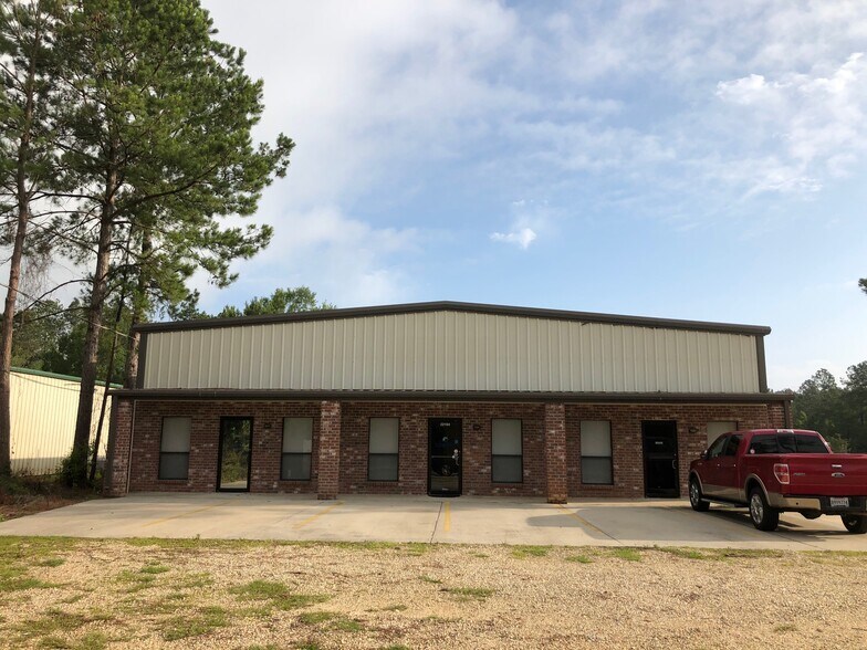 Primary Photo Of 22164 Marshall Rd, Mandeville Flex For Lease