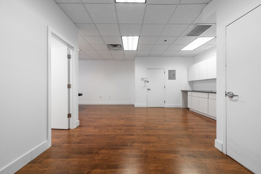 More Photos Of 164 20th St, Brooklyn Office For Lease