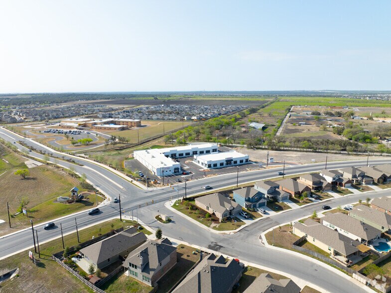 More Photos Of 13722 Old FM 471 W, San Antonio Storefront For Lease