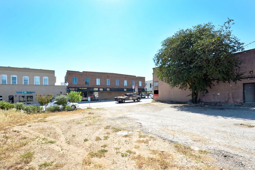 More Photos Of 200 E Court St, Seguin General Retail For Sale