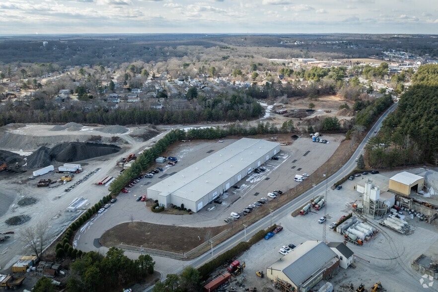 More Photos Of 215 Plain St, North Attleboro Warehouse For Lease