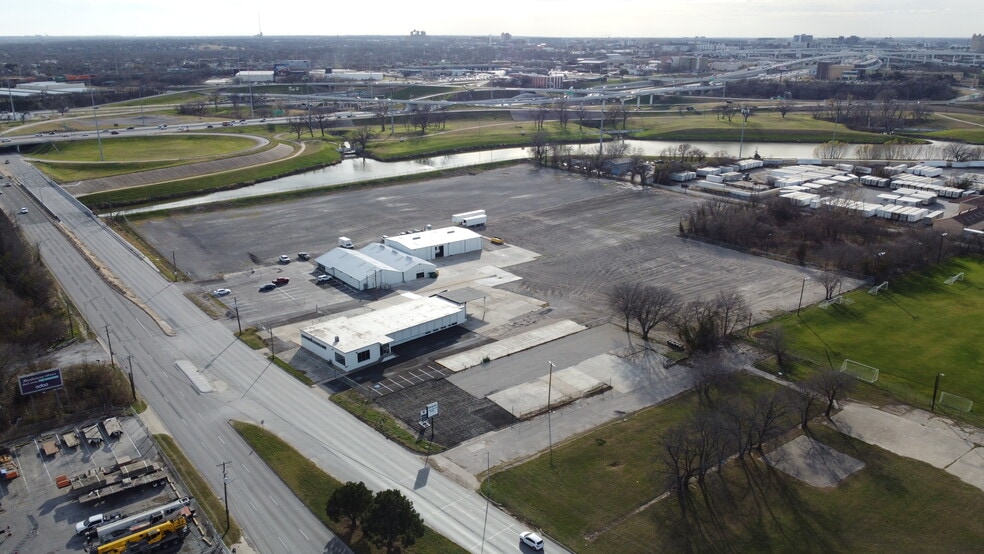 More Photos Of 1720 Riverside Dr, Fort Worth Warehouse For Lease