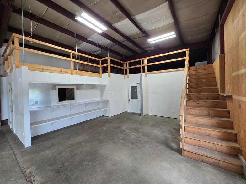 More Photos Of 151 Independence Dr, Union Flex For Sale