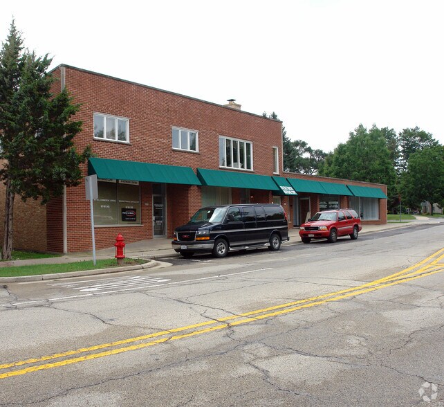 More Photos Of 220-230 Hicks Pl, Palatine Storefront Retail Residential For Sale