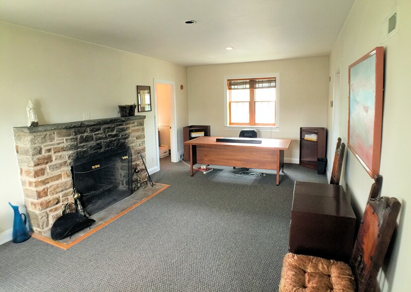 More Photos Of 402 Crain Hwy N, Glen Burnie Office For Sale