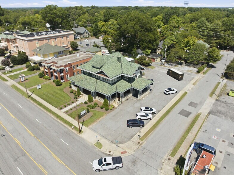 More Photos Of 1100 N Main St, High Point Office For Sale