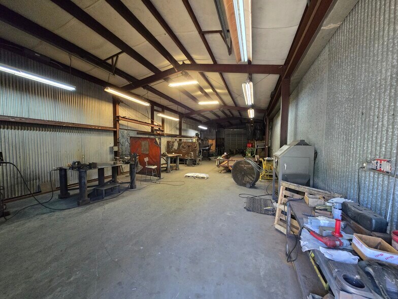 More Photos Of 609 Carby, Houston Warehouse For Sale
