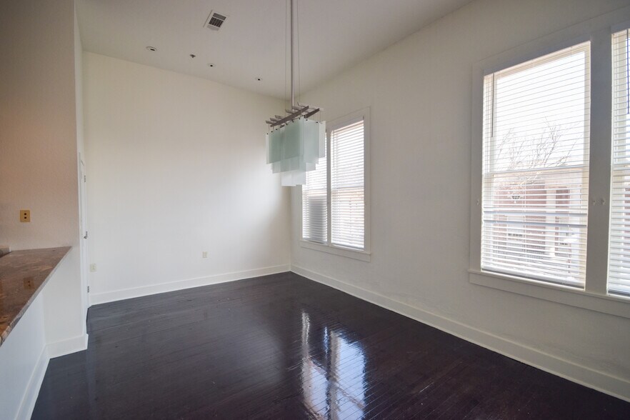 More Photos Of 417-419 Main St, North Little Rock Storefront Retail Office For Sale