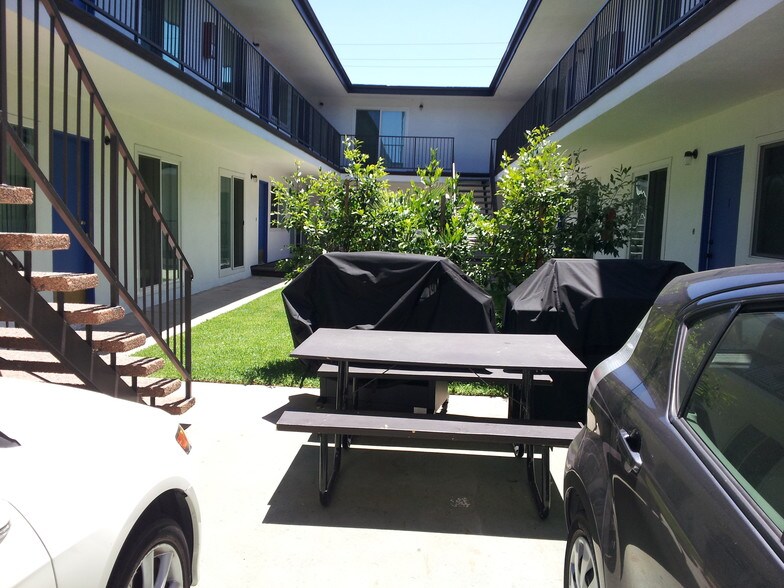 More Photos Of 1643 Artesia Blvd, Manhattan Beach Apartments For Sale