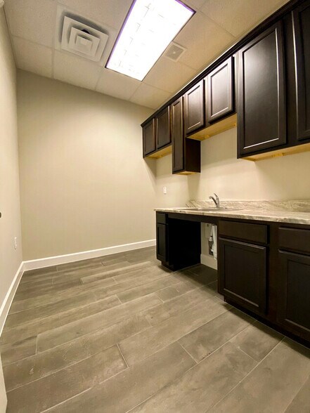 More Photos Of 4220 Cartwright Rd, Missouri City Medical For Sale