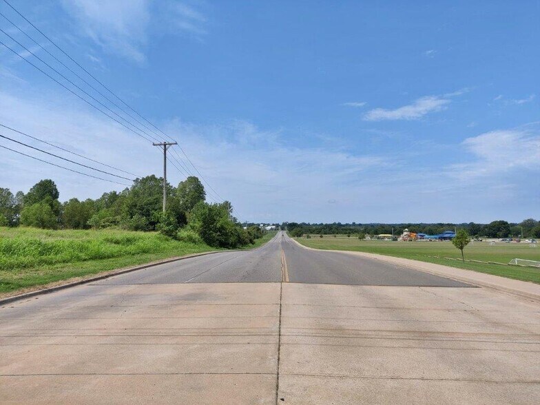 More Photos Of 905 Airport Parkway, Tahlequah Land For Sale