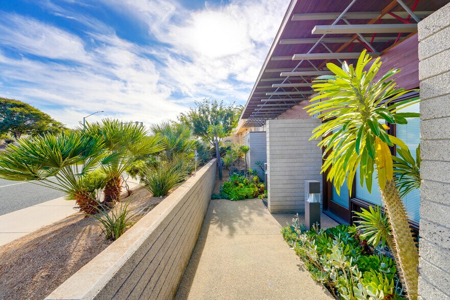 More Photos Of 515 N Highway 101, Solana Beach Office For Lease