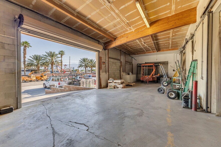 More Photos Of 81500 Industrial Pl, Indio Warehouse For Sale