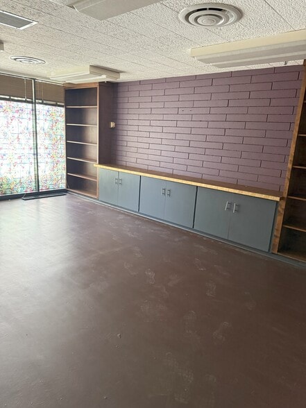 More Photos Of 225 6th St, Marysville Storefront For Sale