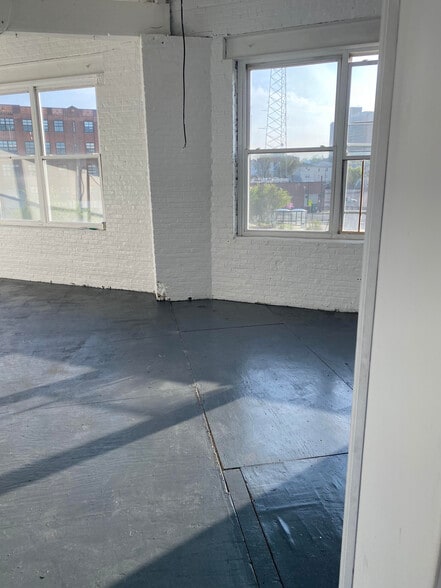 More Photos Of 60 Dickerson St, Newark Light Manufacturing For Lease