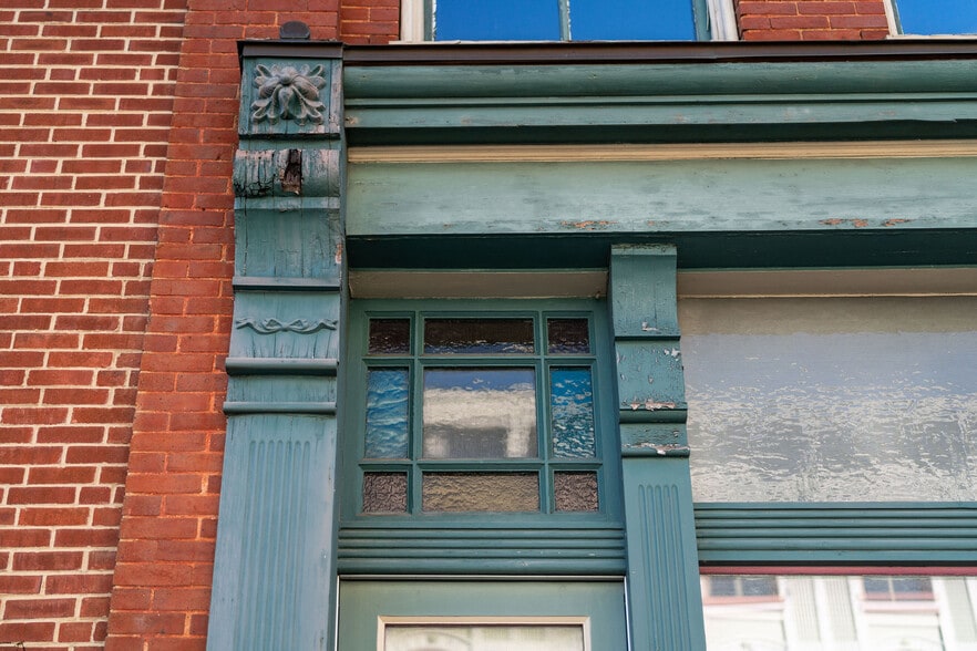More Photos Of 111 S Augusta St, Staunton Storefront Retail Office For Sale