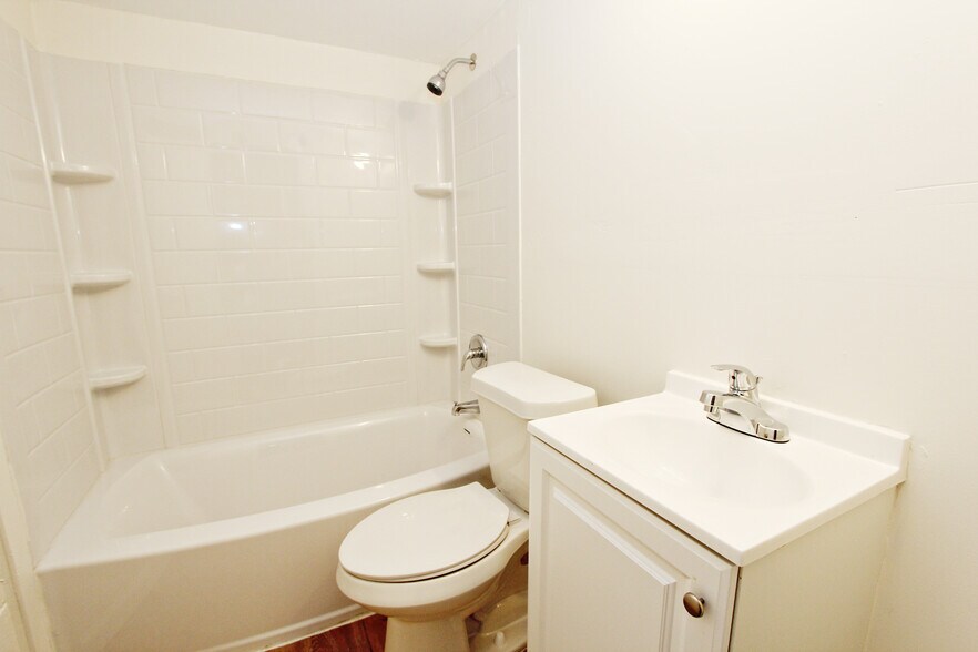 More Photos Of 3307 US Highway 90A E, Gonzales Hotel For Sale