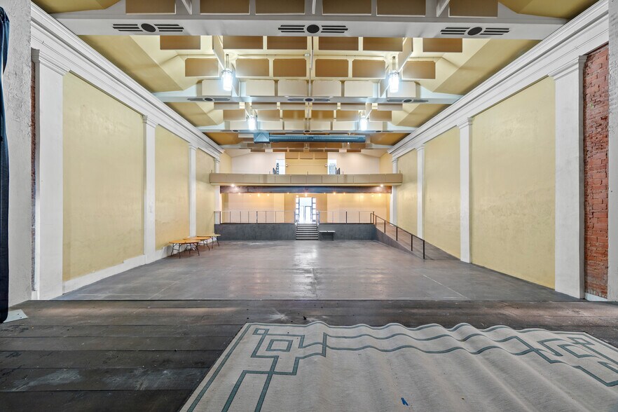 More Photos Of 606 Frisco Ave, Clinton Storefront Retail Office For Sale