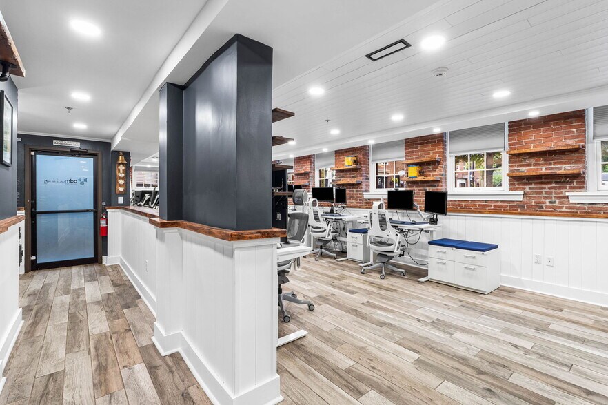 More Photos Of 19-23 Pleasant St, Newburyport Office For Sale