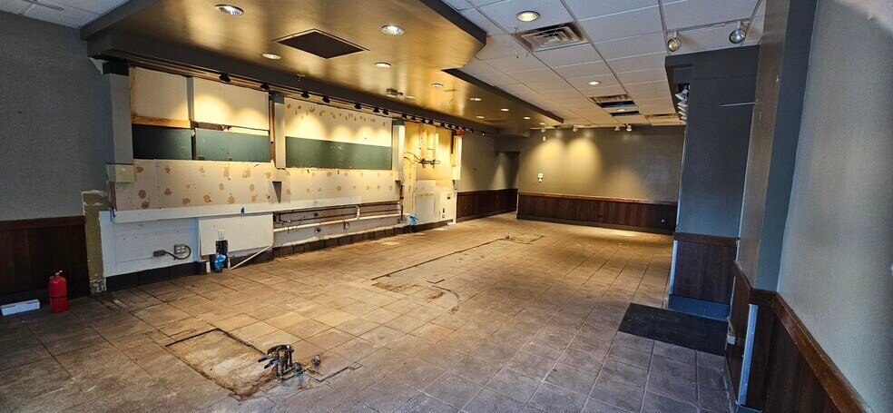 More Photos Of 2114 Central St, Evanston Apartments For Lease