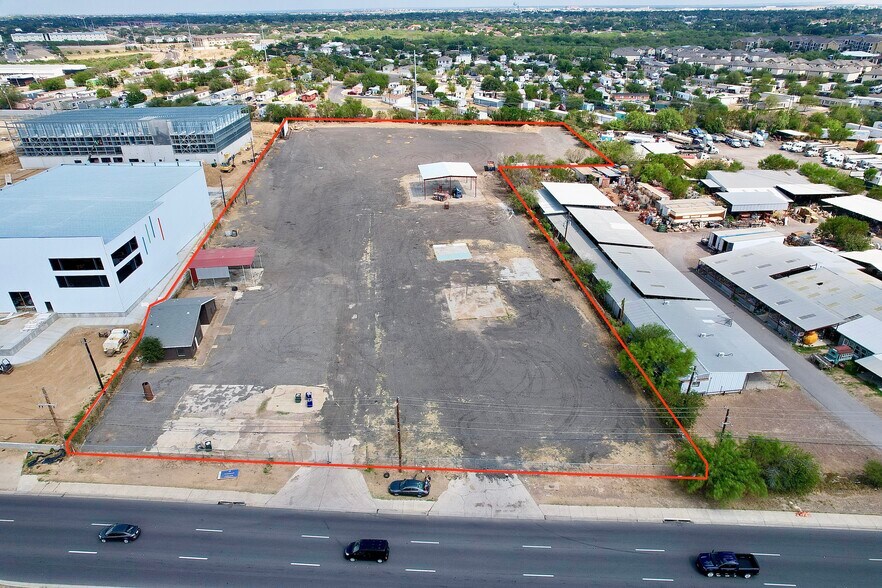 More Photos Of 8301-8319 San Dario Ave, Laredo Land For Lease