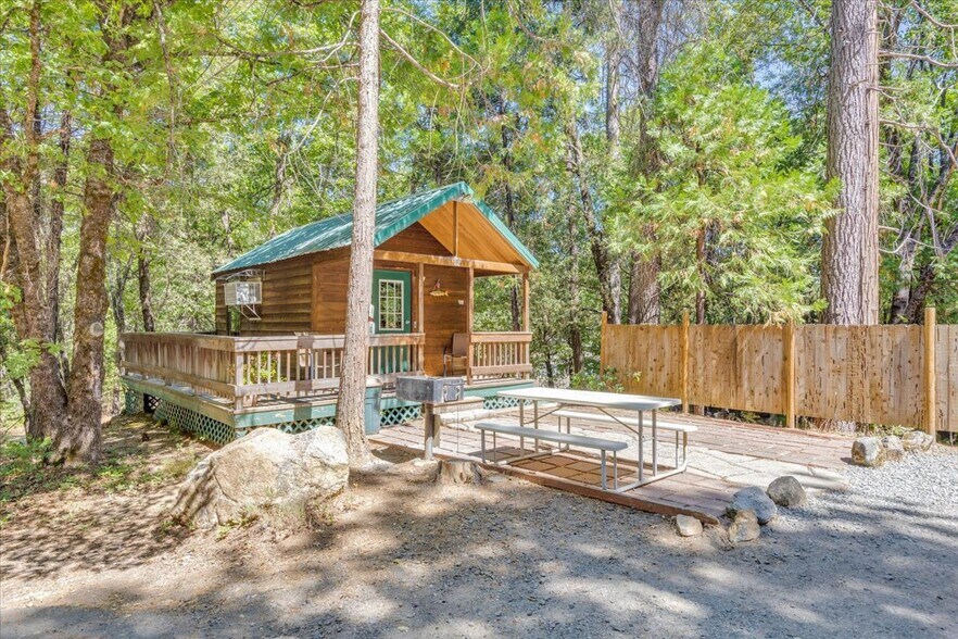 More Photos Of 22732 Middle Camp rd, Sonora Hotel For Sale