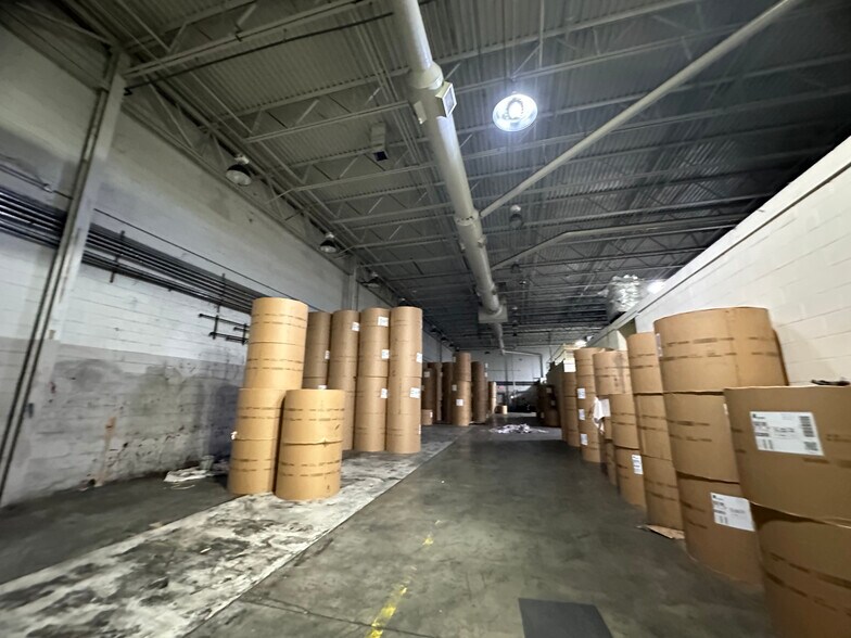 More Photos Of 311 W Central, Valdosta Manufacturing For Sale