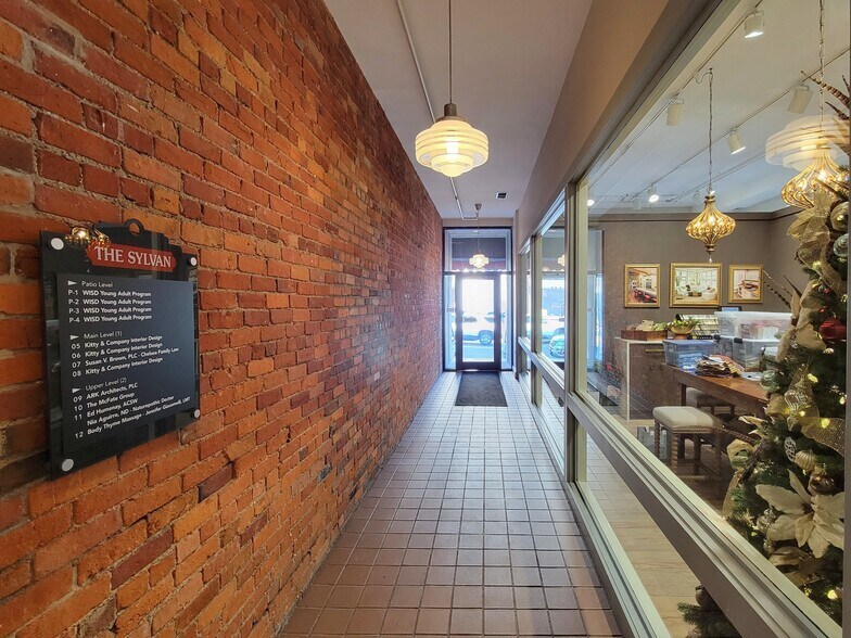 More Photos Of 114 N Main St, Chelsea Storefront Retail Office For Lease