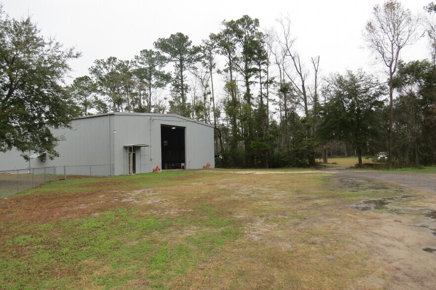 More Photos Of 7585 Wilson Blvd, Jacksonville Warehouse For Lease
