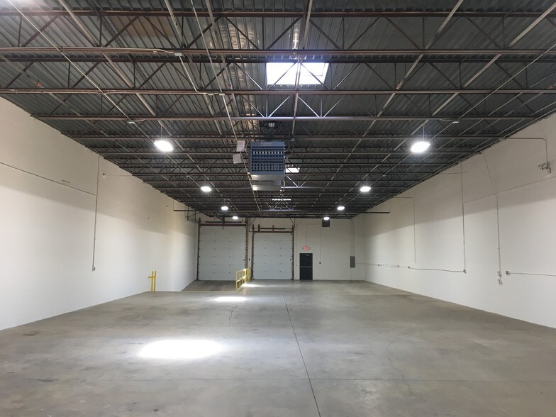 More Photos Of 747-797 S Glenn Ave, Wheeling Warehouse For Lease