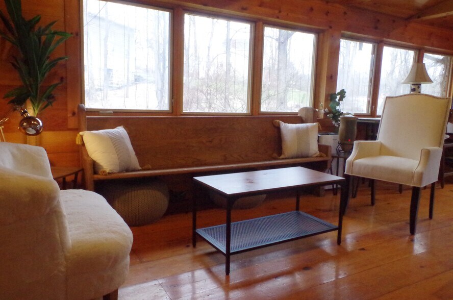 More Photos Of 133 Main St, High Falls Office For Lease