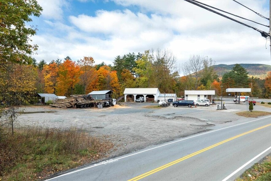 More Photos Of 5122 US-5, Weathersfield Service Station For Sale