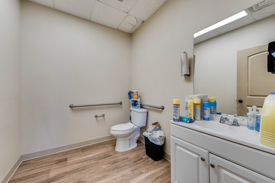 More Photos Of 1610 E County Road 153, Midland Industrial For Lease