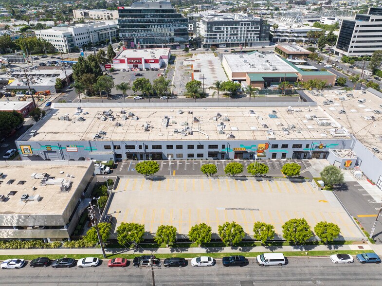 More Photos Of 2036-2048 Armacost Ave, Los Angeles Loft Creative Space For Lease