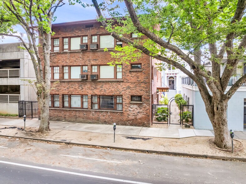 More Photos Of 1021 H St, Sacramento Apartments For Sale