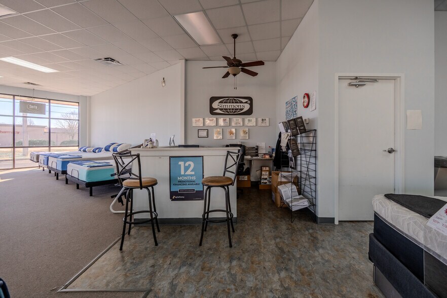 More Photos Of 1088 S Pendleton St, Easley Freestanding For Lease