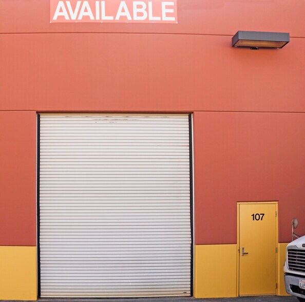 More Photos Of 78078 Country Club Dr, Bermuda Dunes Unknown For Lease