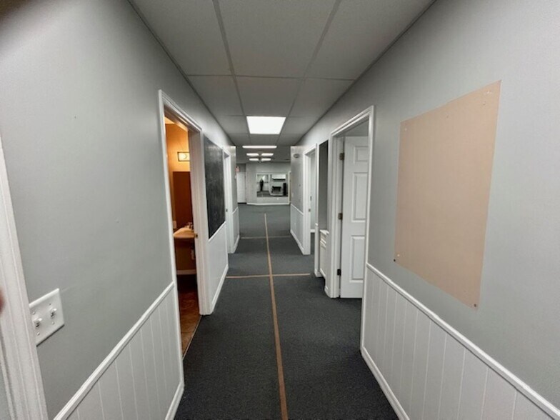 More Photos Of 45390 Green Ave, Callahan Office For Sale