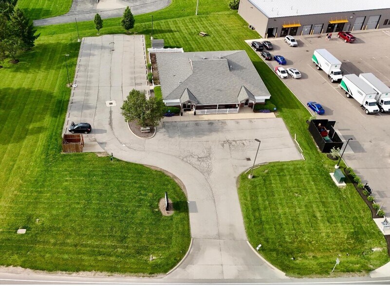 More Photos Of 5230 Renner Rd, Columbus Veterinarian Kennel For Sale