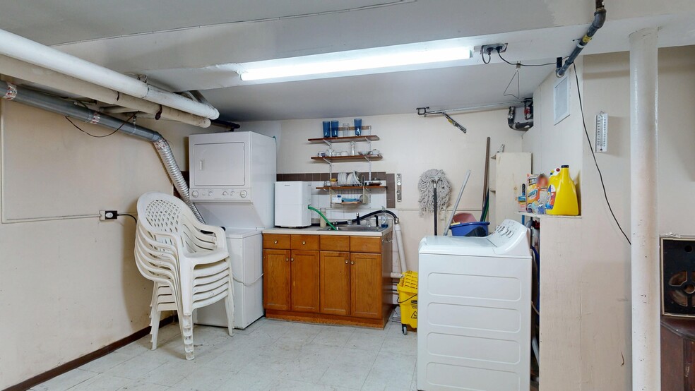 More Photos Of 900 Brooklyn Ave, Brooklyn Multifamily For Sale