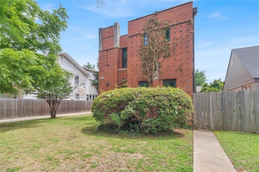 More Photos Of 1838 NW 11th St, Oklahoma City Apartments For Sale